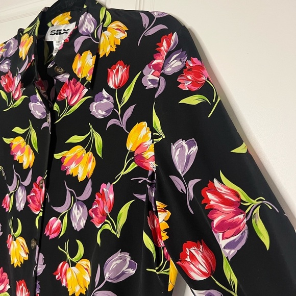 Vintage indie sleeze 100% Silk Tulip Floral Button Down - Picture 8 of 11